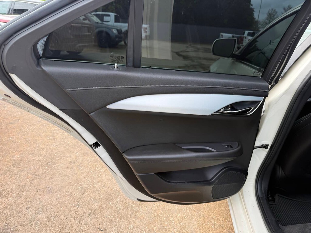 Cadillac ATS Vehicle Full-screen Gallery Image 14