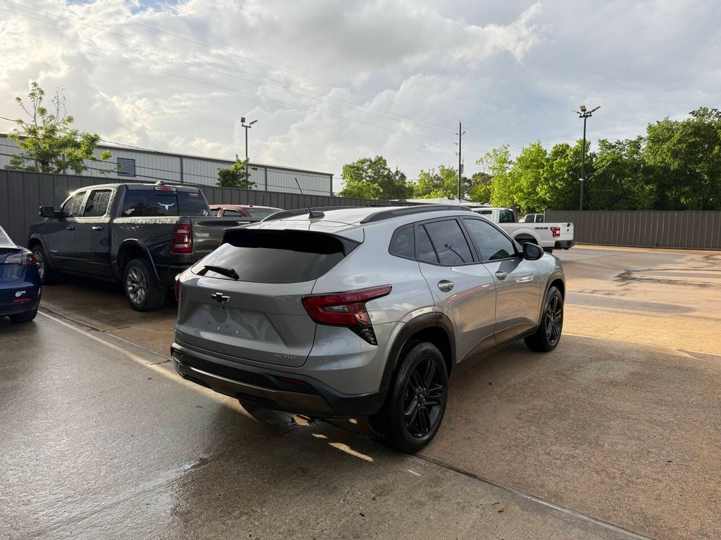 Chevrolet Trax Vehicle Full-screen Gallery Image 05