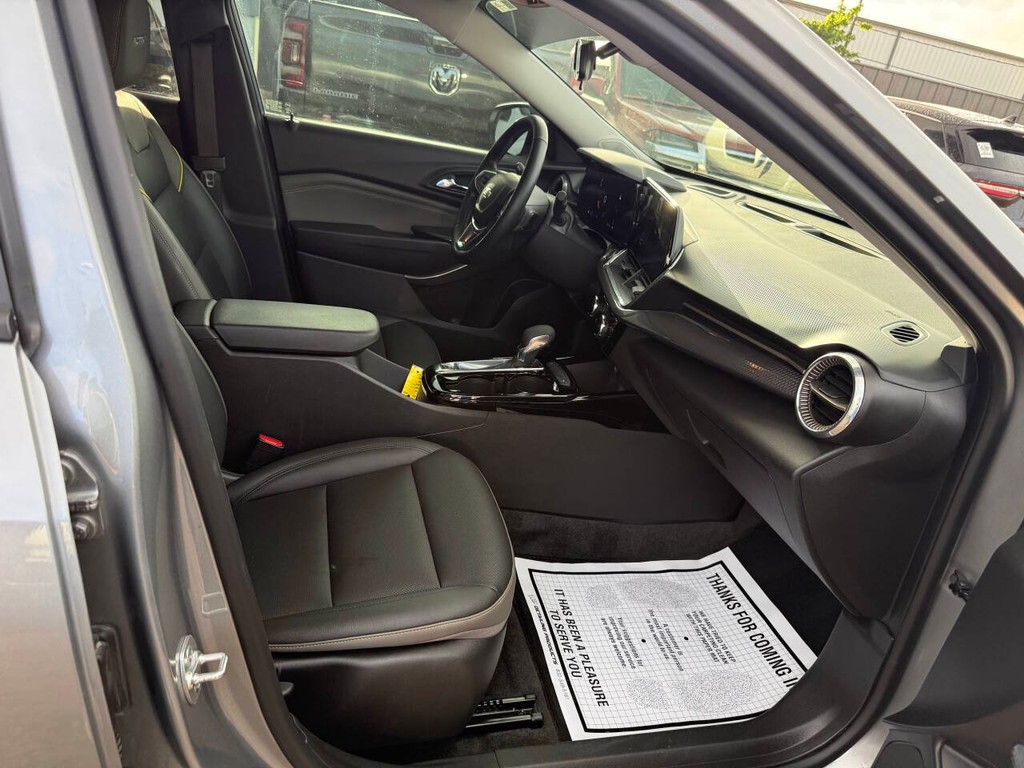 Chevrolet Trax Vehicle Full-screen Gallery Image 10