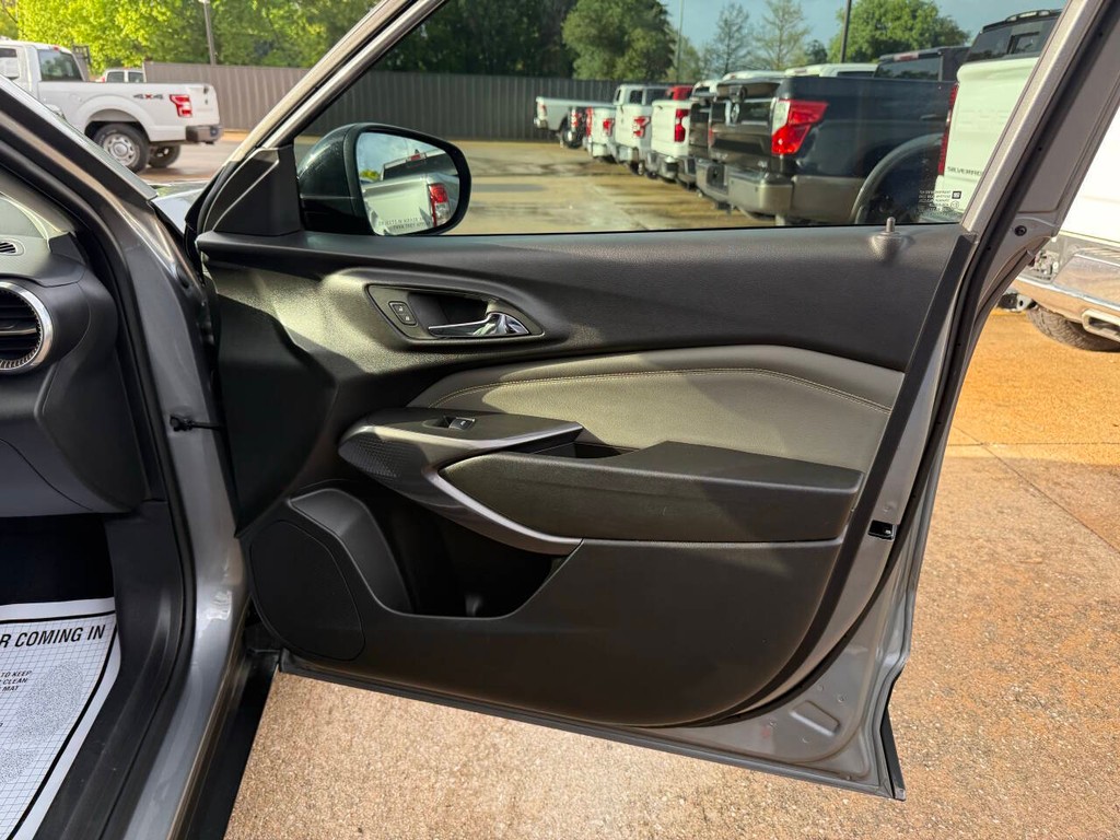 Chevrolet Trax Vehicle Full-screen Gallery Image 11