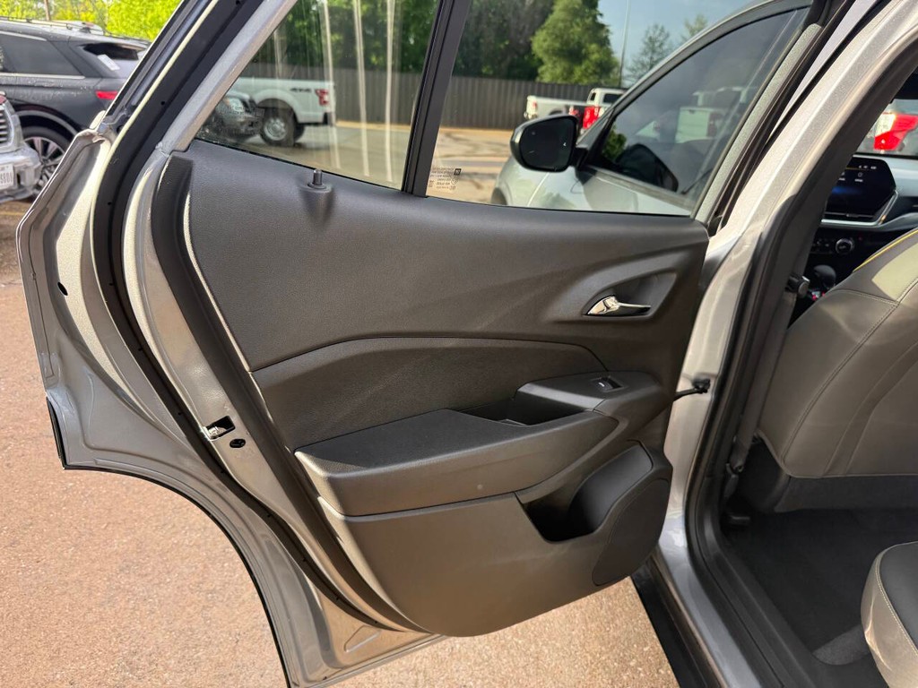 Chevrolet Trax Vehicle Full-screen Gallery Image 14