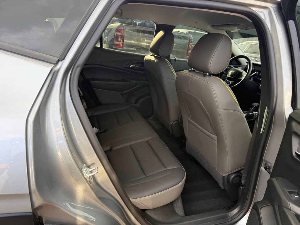 Chevrolet Trax Vehicle Full-screen Gallery Image 15