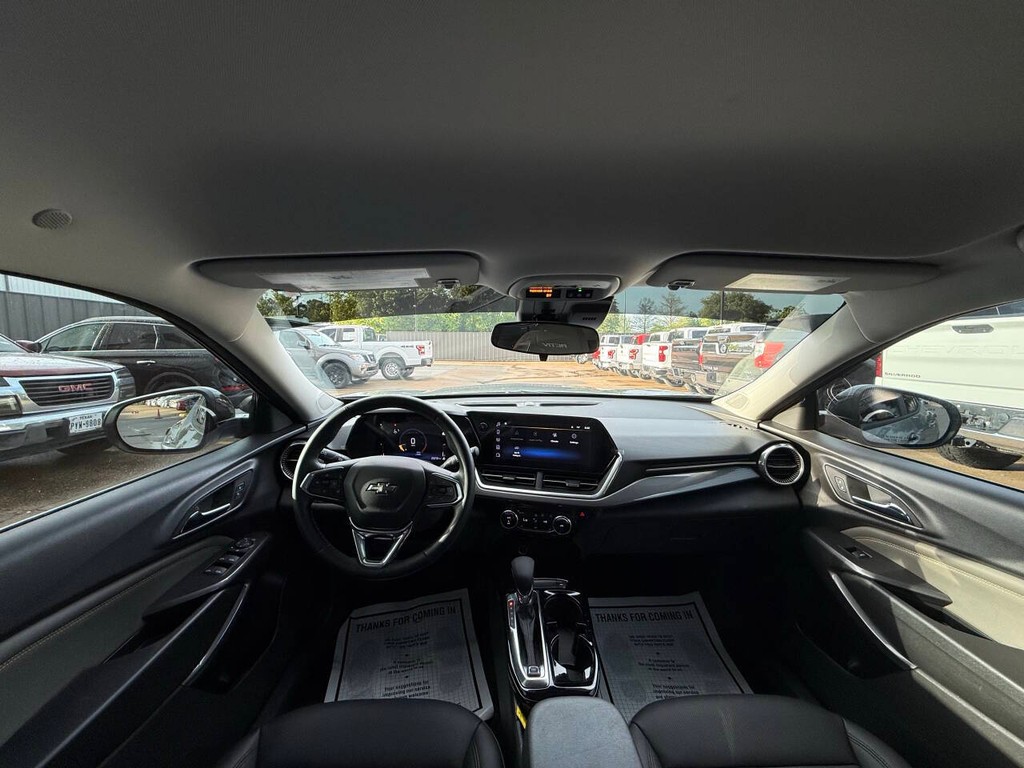 Chevrolet Trax Vehicle Full-screen Gallery Image 18