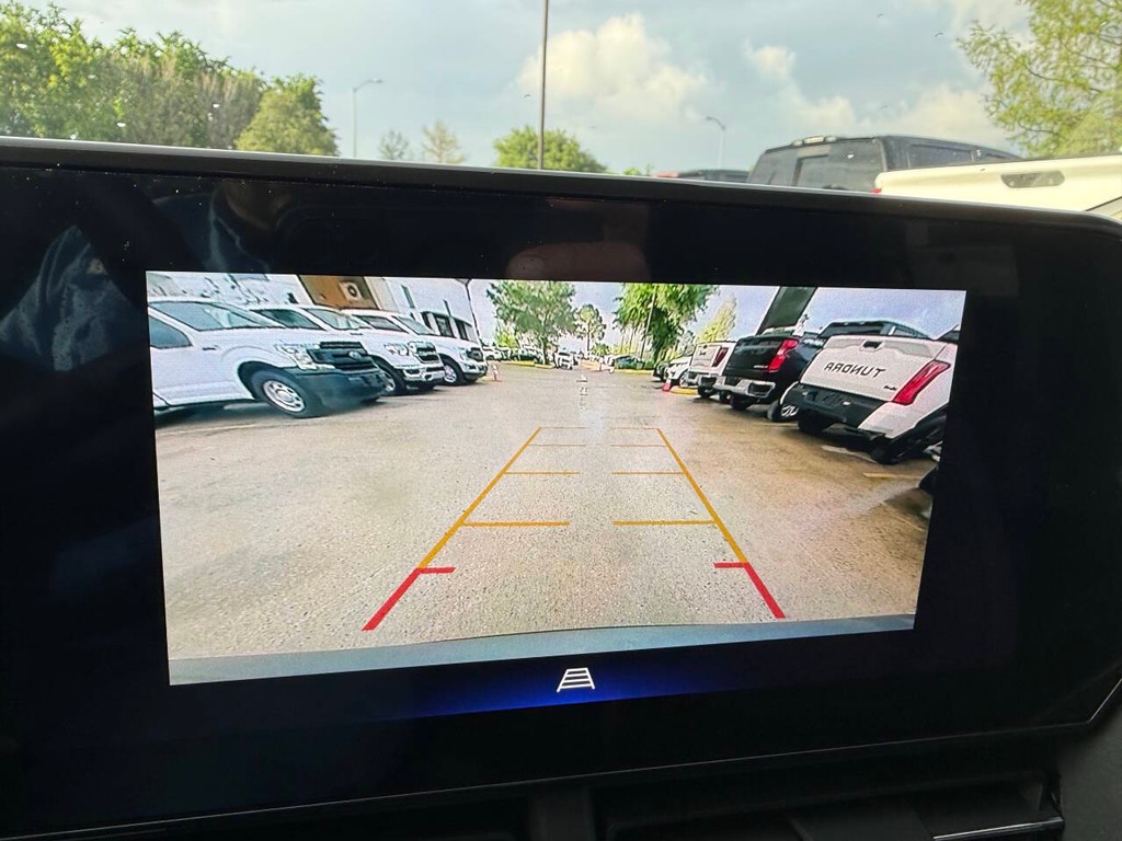 Chevrolet Trax Vehicle Full-screen Gallery Image 26