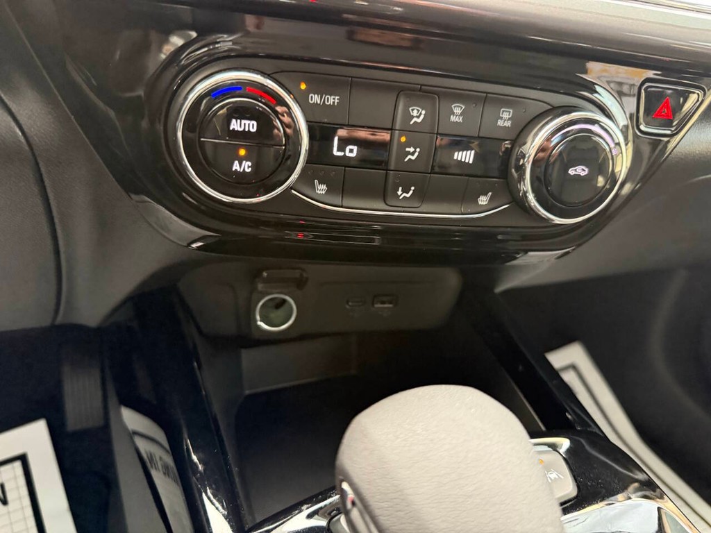 Chevrolet Trax Vehicle Full-screen Gallery Image 29