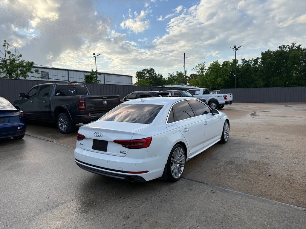 Audi A4 Vehicle Full-screen Gallery Image 05