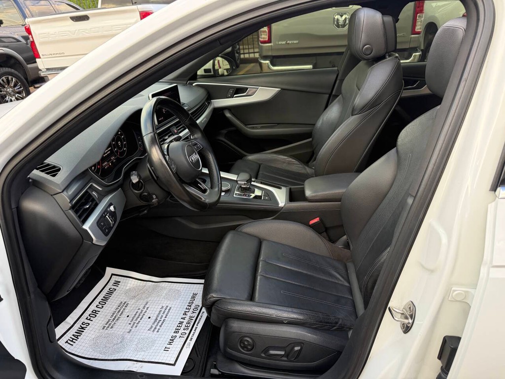 Audi A4 Vehicle Full-screen Gallery Image 07