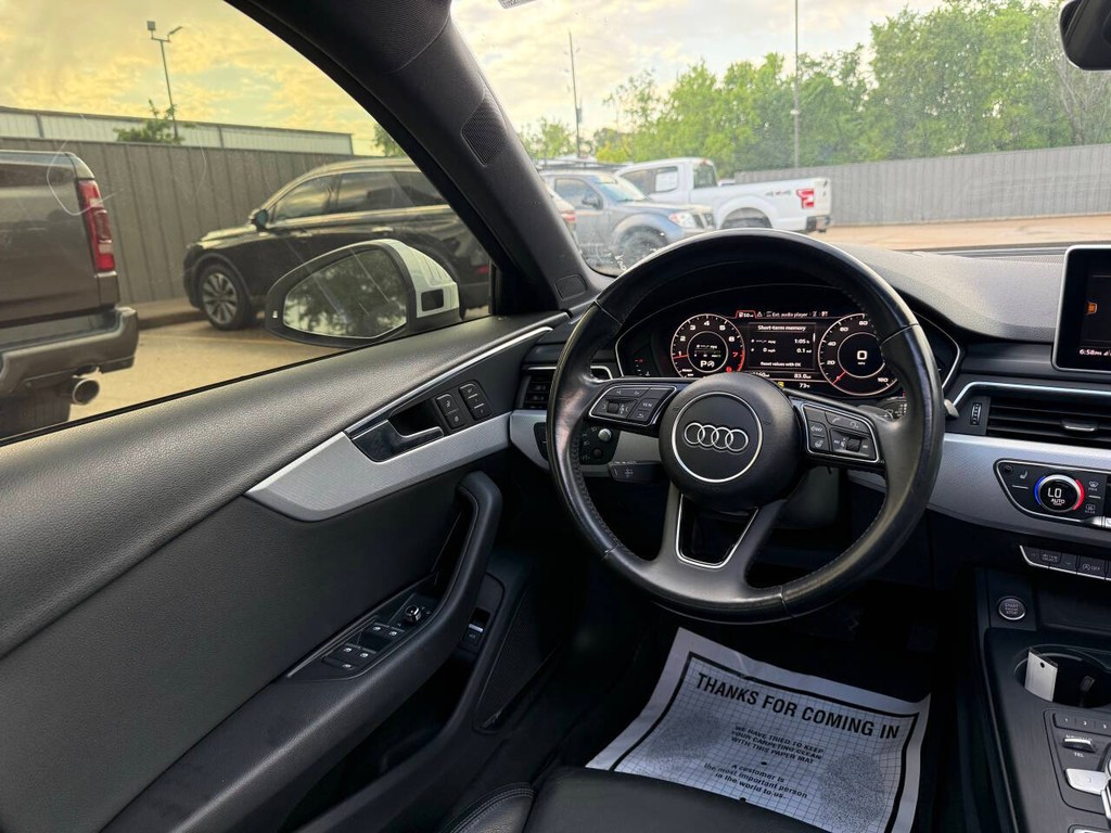 Audi A4 Vehicle Full-screen Gallery Image 19