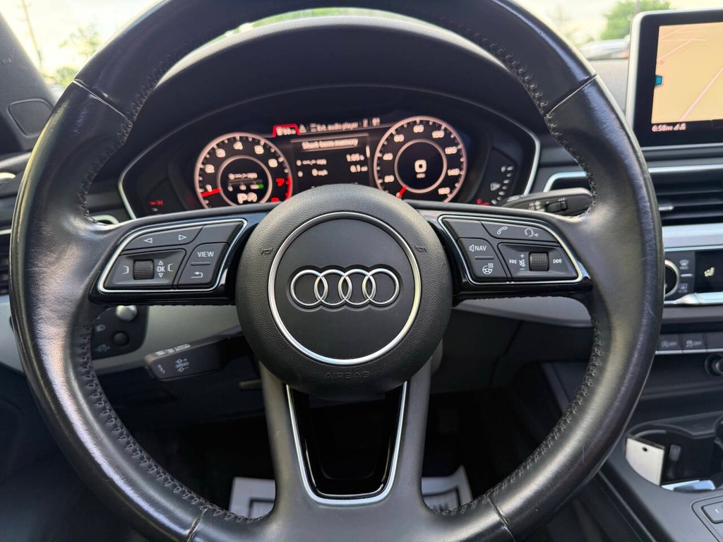 Audi A4 Vehicle Full-screen Gallery Image 24