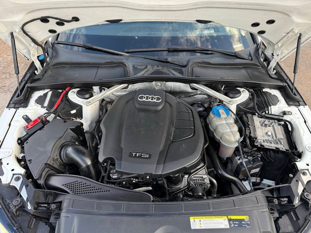 Audi A4 Vehicle Full-screen Gallery Image 37