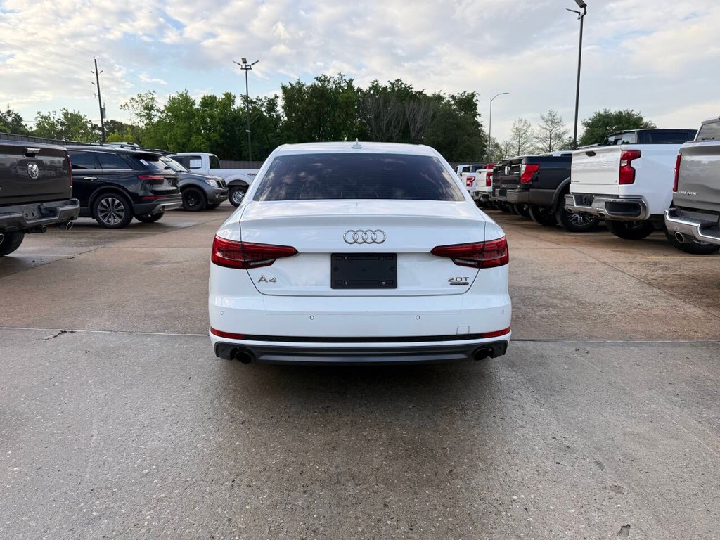 Audi A4 Vehicle Full-screen Gallery Image 40