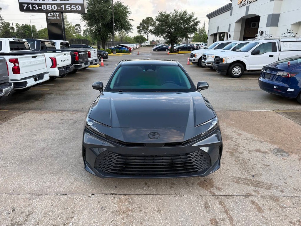 Toyota Camry Vehicle Full-screen Gallery Image 37