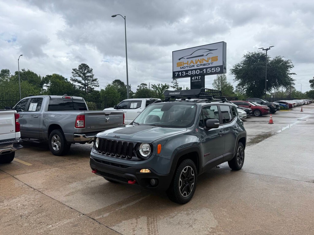 Jeep Renegade Vehicle Full-screen Gallery Image 03