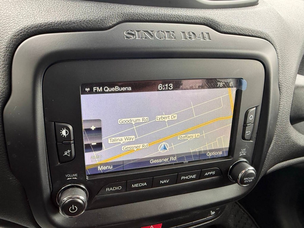 Jeep Renegade Vehicle Full-screen Gallery Image 25