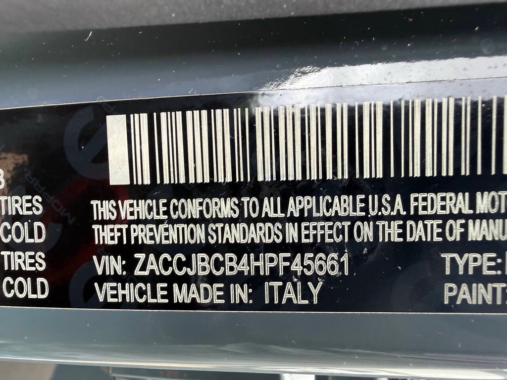 Jeep Renegade Vehicle Full-screen Gallery Image 34