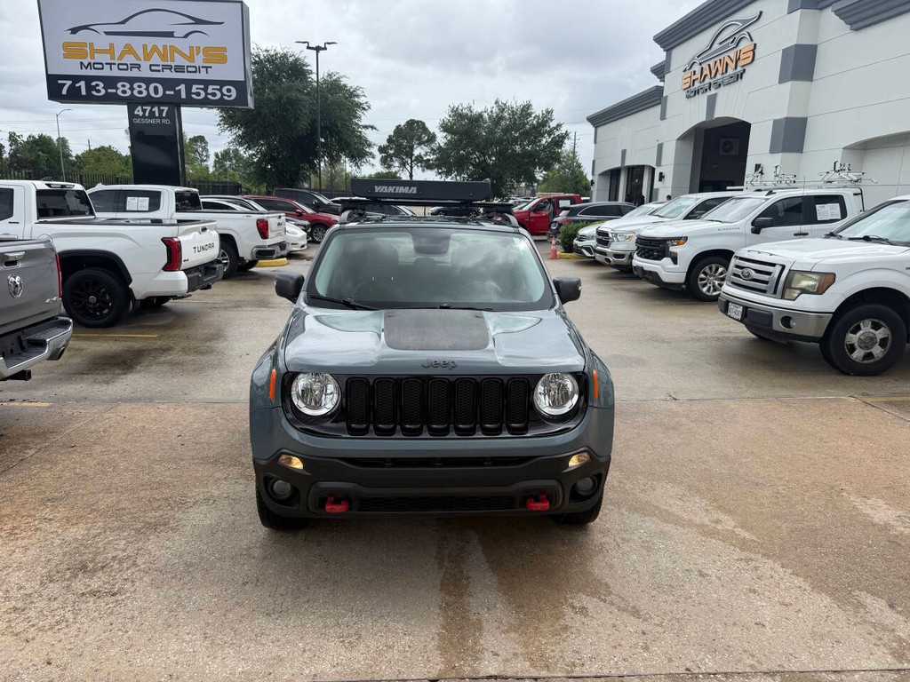 Jeep Renegade Vehicle Full-screen Gallery Image 39