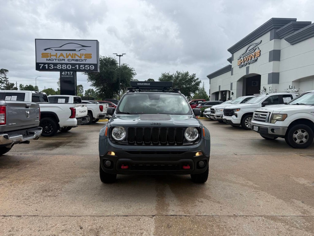 Jeep Renegade Vehicle Full-screen Gallery Image 40