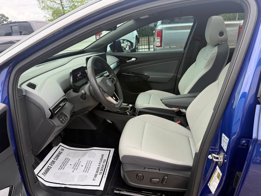 Volkswagen ID.4 Vehicle Full-screen Gallery Image 06