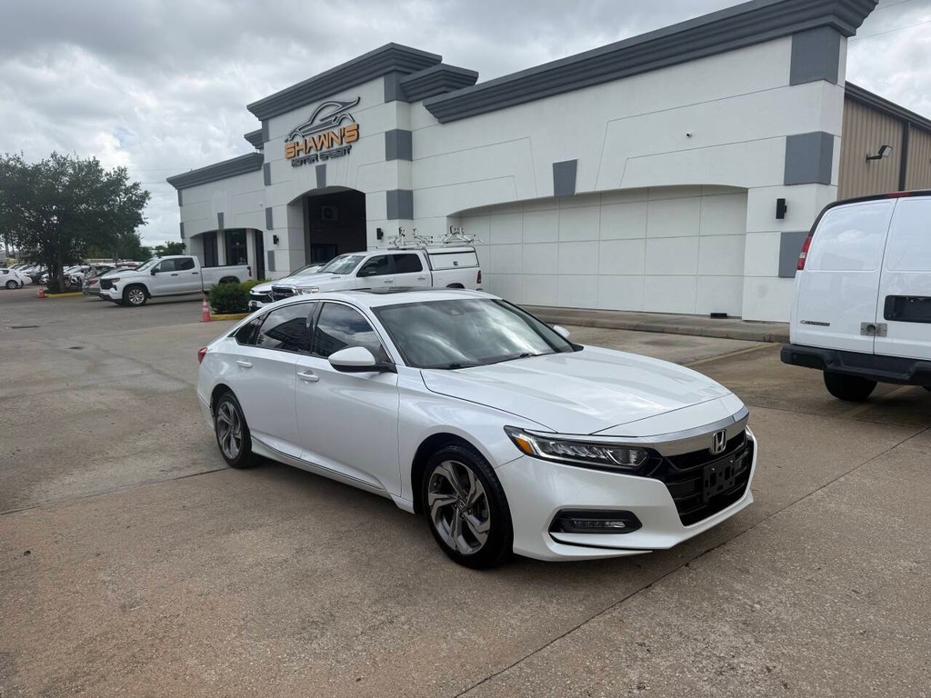 Honda Accord Sedan Vehicle Full-screen Gallery Image 02