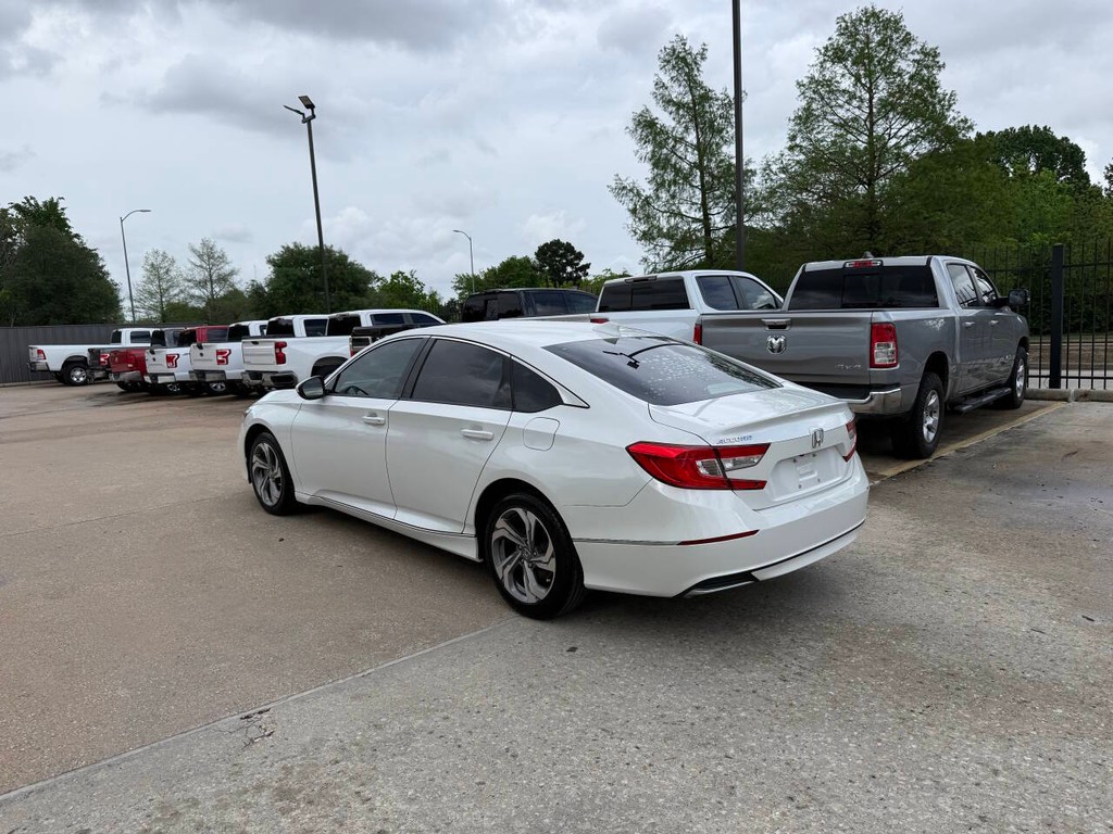 Honda Accord Sedan Vehicle Full-screen Gallery Image 04