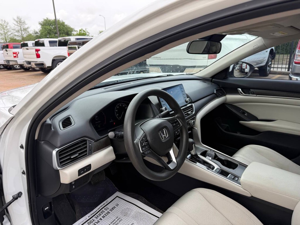 Honda Accord Sedan Vehicle Full-screen Gallery Image 06