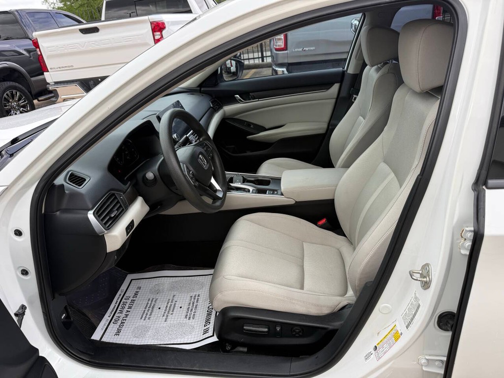 Honda Accord Sedan Vehicle Full-screen Gallery Image 07