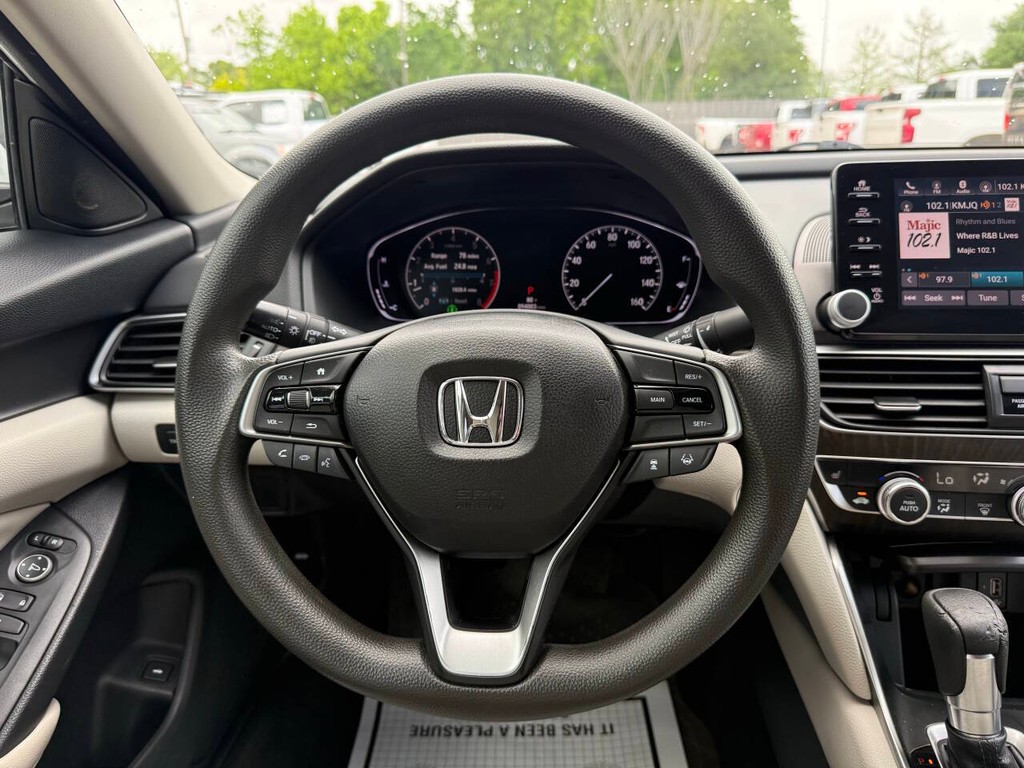 Honda Accord Sedan Vehicle Full-screen Gallery Image 22