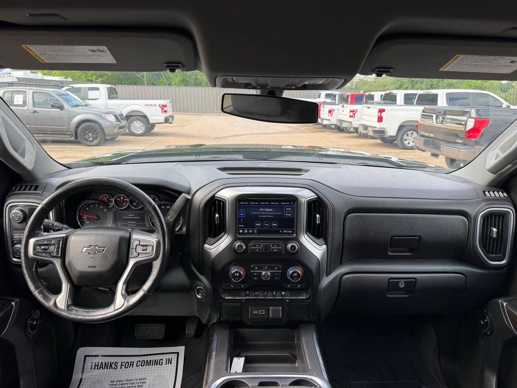 Chevrolet Silverado 1500 Vehicle Full-screen Gallery Image 17