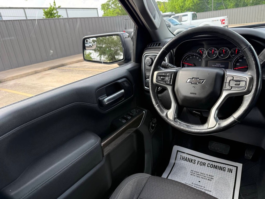 Chevrolet Silverado 1500 Vehicle Full-screen Gallery Image 19