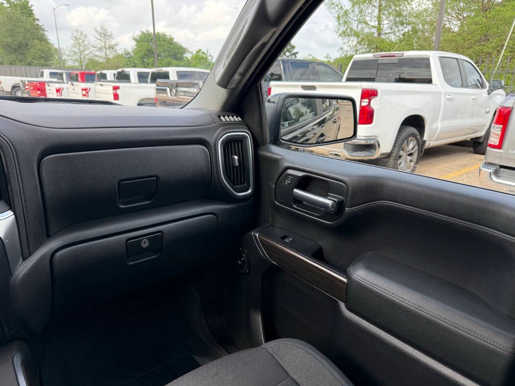 Chevrolet Silverado 1500 Vehicle Full-screen Gallery Image 20