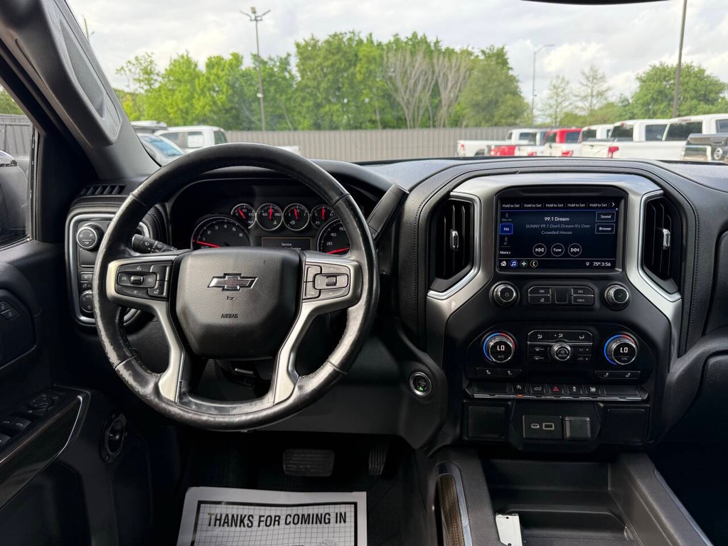 Chevrolet Silverado 1500 Vehicle Full-screen Gallery Image 21