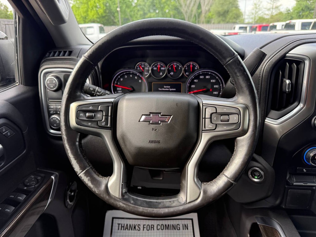 Chevrolet Silverado 1500 Vehicle Full-screen Gallery Image 22