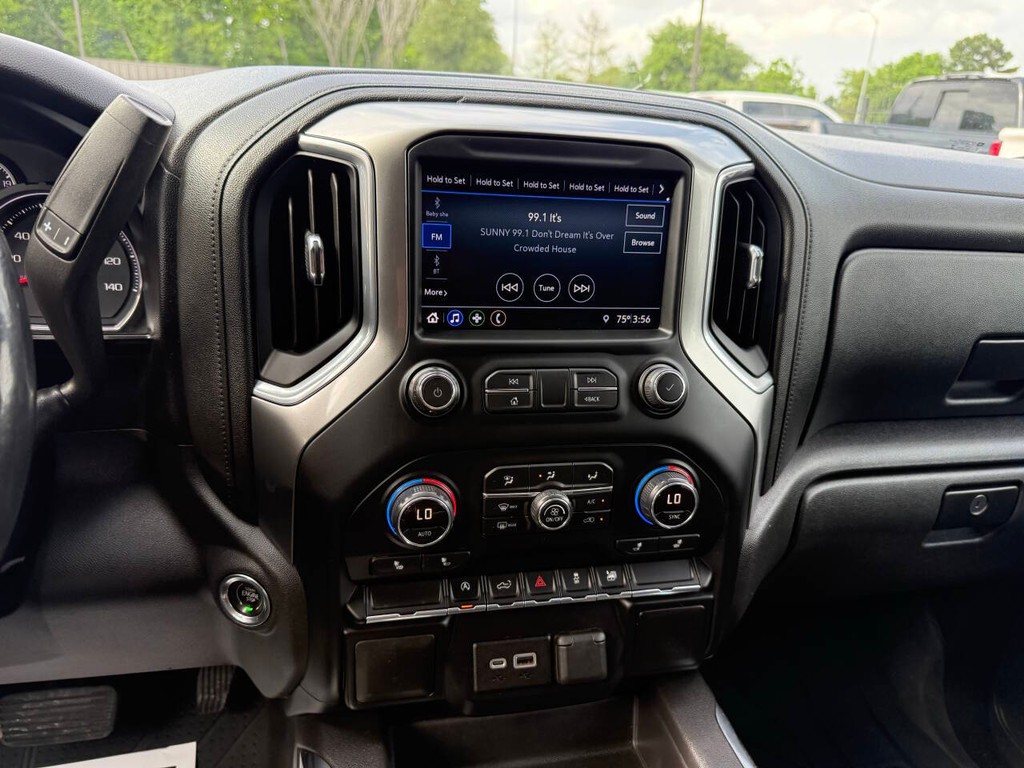 Chevrolet Silverado 1500 Vehicle Full-screen Gallery Image 24