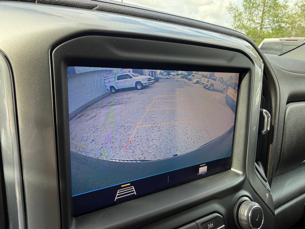 Chevrolet Silverado 1500 Vehicle Full-screen Gallery Image 27