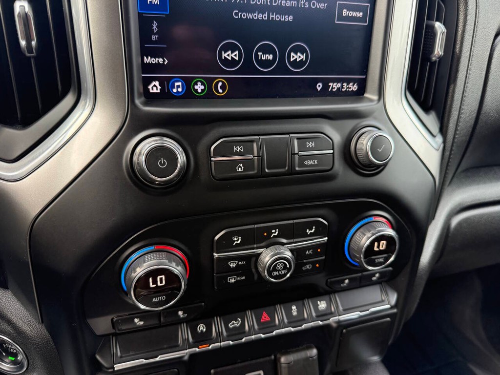 Chevrolet Silverado 1500 Vehicle Full-screen Gallery Image 28