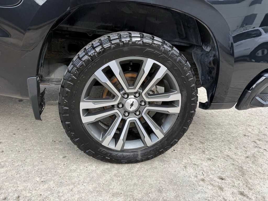 Chevrolet Silverado 1500 Vehicle Full-screen Gallery Image 35