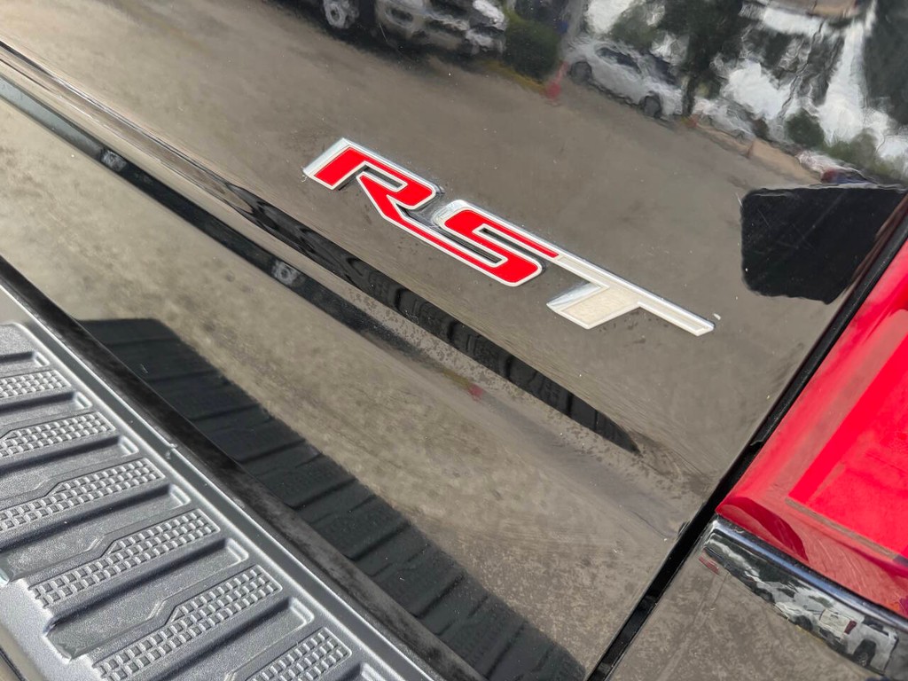 Chevrolet Silverado 1500 Vehicle Full-screen Gallery Image 38