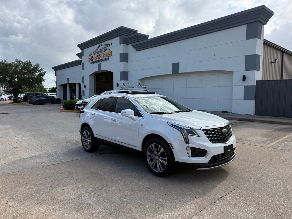 Cadillac XT5 Vehicle Full-screen Gallery Image 02