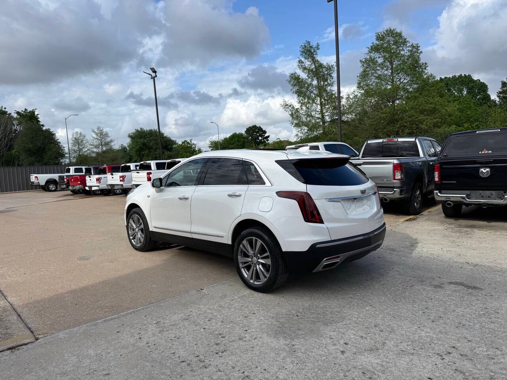 Cadillac XT5 Vehicle Full-screen Gallery Image 04