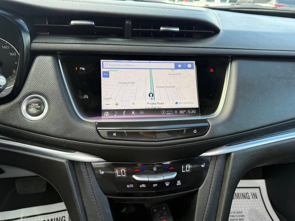 Cadillac XT5 Vehicle Full-screen Gallery Image 24