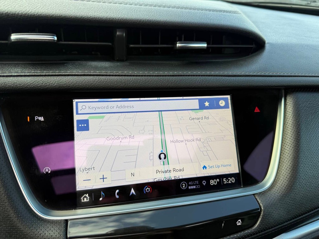 Cadillac XT5 Vehicle Full-screen Gallery Image 26