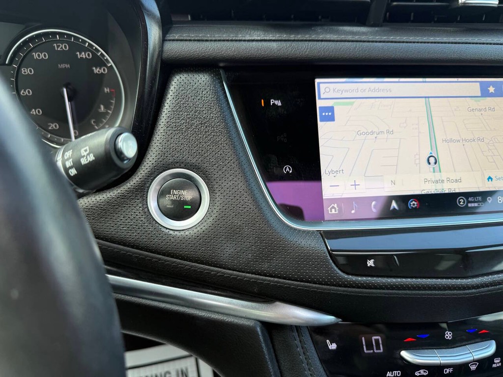 Cadillac XT5 Vehicle Full-screen Gallery Image 27