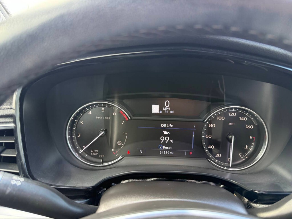 Cadillac XT5 Vehicle Full-screen Gallery Image 33