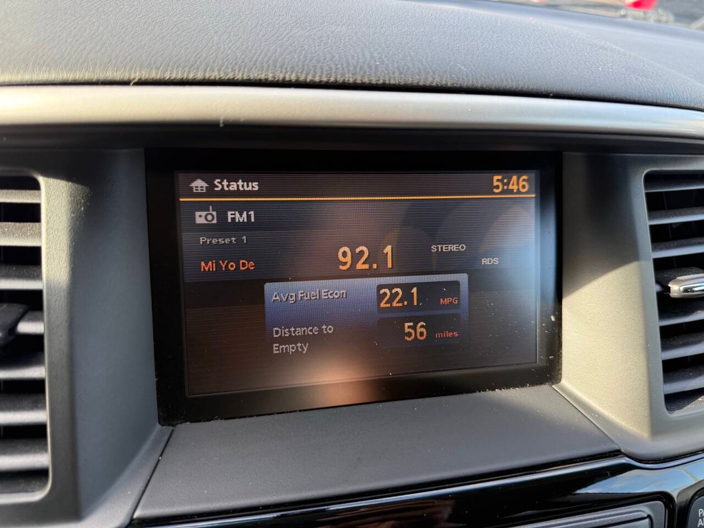 Nissan Pathfinder Vehicle Full-screen Gallery Image 26