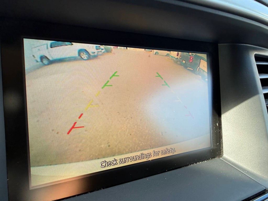 Nissan Pathfinder Vehicle Full-screen Gallery Image 27