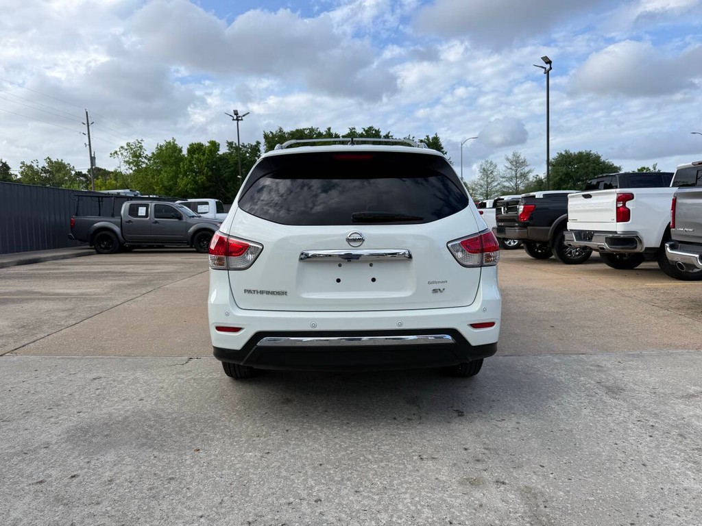 Nissan Pathfinder Vehicle Full-screen Gallery Image 39