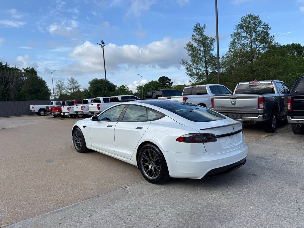 Tesla Model S Vehicle Full-screen Gallery Image 04