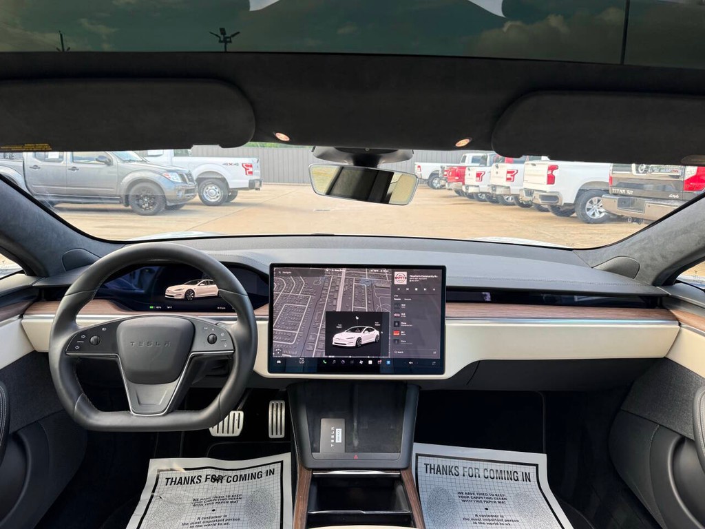 Tesla Model S Vehicle Full-screen Gallery Image 17