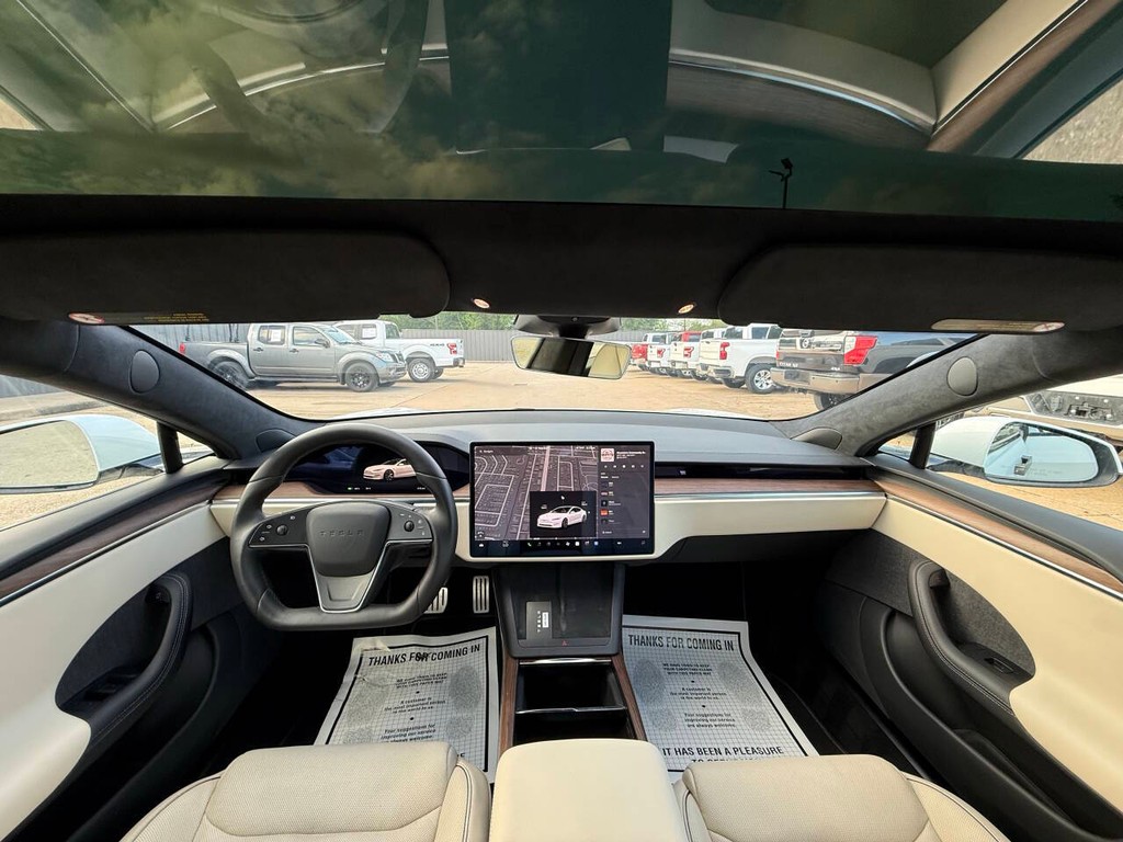 Tesla Model S Vehicle Full-screen Gallery Image 18