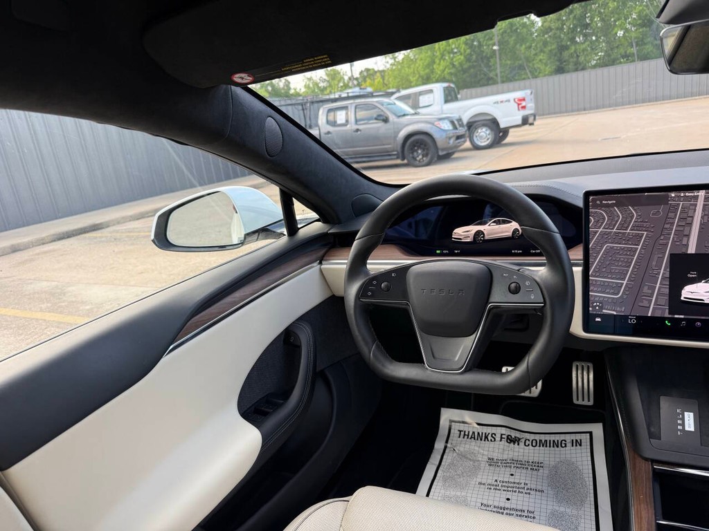Tesla Model S Vehicle Full-screen Gallery Image 19